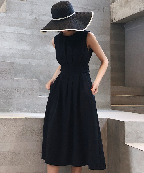 emi+(エミプラス)の「ウエストタックノースリーブワンピース(ワンピース・レディース・ホワイト/ブラック・S/M/L)」の21枚目の写真