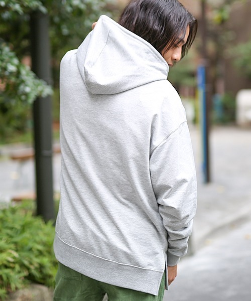 チチカカ(チチカカ)の「【ユニセックス】エリマキトカゲプルオーバー(パーカー・メンズ・ブラック/グレー・MEDIUM/LARGE)」の6枚目の写真