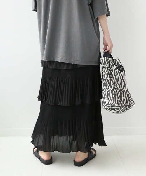 JOURNAL STANDARD relume(ジャーナルスタンダード レリューム)の「プリーツティアードイージースカート◆(スカート・レディース・ブラック・FREE)」の2枚目の写真