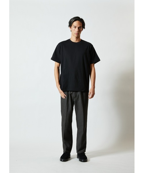 United Athle(ユナイテッドアスレ)の「United Athle/5.0オンス ユニバーサル フィット 無地 半袖 Tシャツ(Tシャツ/カットソー・メンズ・ホワイト/ブラック/パープル/オレンジ/ピンク/グレー/ネイビー/イエロー/グリーン/サンドベージュ/レッド/ベビーピンク/ダークブラウン/ダークグリーン/バーガンディー/ライトブルー/グレイッシュブルー/ロイヤルブルー/インディゴブルー・SMALL/MEDIUM/LARGE/X-LARGE)」の21枚目の写真