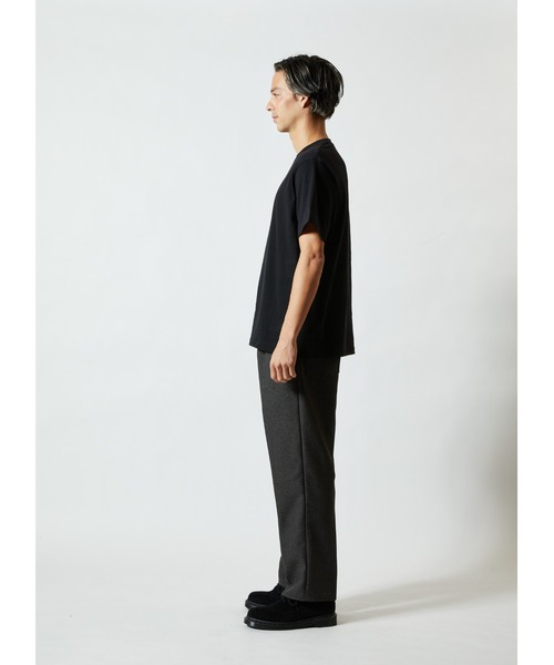 United Athle(ユナイテッドアスレ)の「United Athle/5.0オンス ユニバーサル フィット 無地 半袖 Tシャツ(Tシャツ/カットソー・メンズ・ホワイト/ブラック/パープル/オレンジ/ピンク/グレー/ネイビー/イエロー/グリーン/サンドベージュ/レッド/ベビーピンク/ダークブラウン/ダークグリーン/バーガンディー/ライトブルー/グレイッシュブルー/ロイヤルブルー/インディゴブルー・SMALL/MEDIUM/LARGE/X-LARGE)」の22枚目の写真