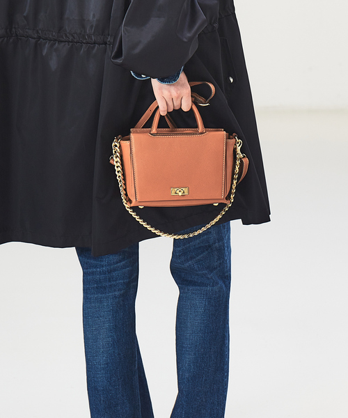 Rouge vif(ルージュヴィフ)の「【佐藤佳菜子さんコラボ】neque別注チェーンハンドバッグ(ハンドバッグ・レディース・ブラウン/モスグリーン/ベージュ・フリー)」の2枚目の写真