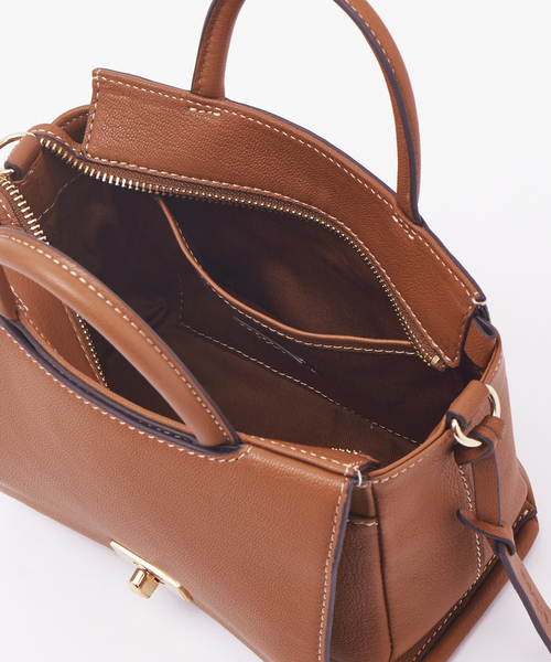 Rouge vif(ルージュヴィフ)の「【佐藤佳菜子さんコラボ】neque別注チェーンハンドバッグ(ハンドバッグ・レディース・ブラウン/モスグリーン/ベージュ・フリー)」の10枚目の写真