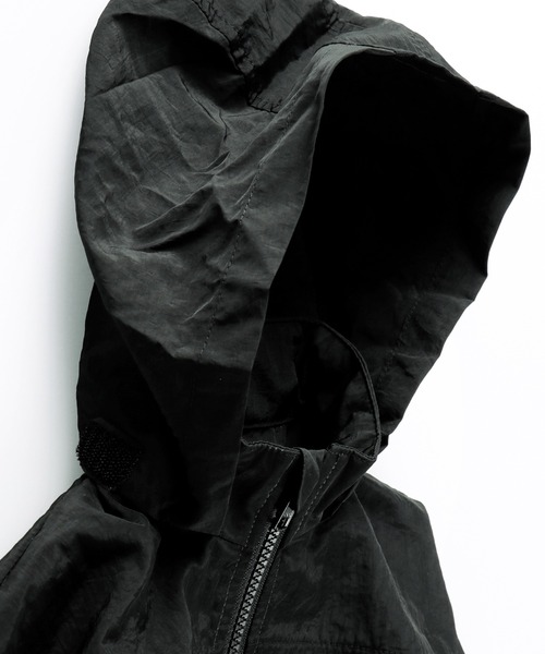 BRANSHES（ブランシェス）の「【撥水加工】ウインドブレーカー（ナイロンジャケット・キッズ・チャコールグレー/ブラック・130cm/140cm/110cm/90cm/100cm/120cm/150cm）」の21枚目の写真