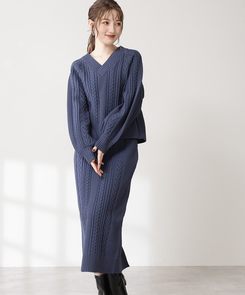 N.(N. Natural Beauty Basic)(エヌエヌナチュラルビューティーベーシック)の「◆Vネックケーブルニットセットアップ(ワンピース・レディース・モカ/クリーム/グリーン/グレイッシュブルー/パープル・MEDIUM)」の4枚目の写真