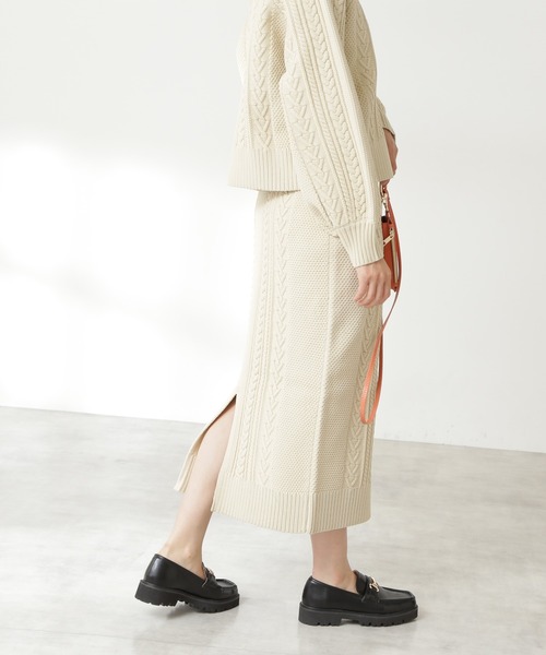 N.(N. Natural Beauty Basic)(エヌエヌナチュラルビューティーベーシック)の「◆Vネックケーブルニットセットアップ(ワンピース・レディース・モカ/クリーム/グリーン/グレイッシュブルー/パープル・MEDIUM)」の10枚目の写真