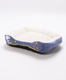 Burner（バーナー）の「【PEANUTS】PEANUTS スヌーピーフレンズソファーベッド 　 SN212-052-012 ペット用品 ベッド マット（ペット用クッション/マット・キッズ）」