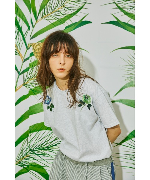 AlexanderLeeChang(アレキサンダーリーチャン)の「AlexanderLeeChang/アレキサンダーリーチャン SO STITCH T フラワー Tシャツ(Tシャツ/カットソー・メンズ・アッシュグレー/ブラック/サンドベージュ・2/4/3)」の17枚目の写真