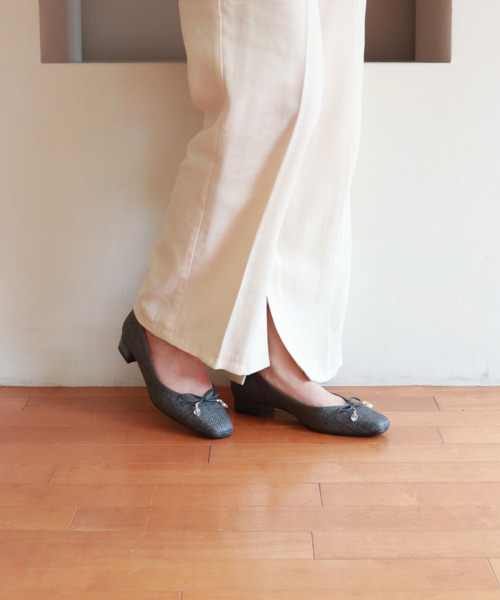 Bridget Birkin（ブリジットバーキン）の「【Bridget Birkin】ラフィアリボンパンプス(521055)（パンプス・レディース・カーキ/ベージュ/ピンク/マルチ/グレー・24/23/22.5/23.5/24.5）」の2枚目の写真