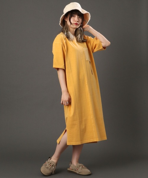 AVIREX(アヴィレックス)の「FADE WASH TAPE LOGO ONEPIECE/ フェイドウォッシュ ロゴワンピース(ワンピース・レディース・イエロー/オリーブ/オフホワイト/ブラック・FREE)」の19枚目の写真