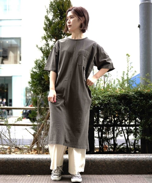 AVIREX(アヴィレックス)の「FADE WASH TAPE LOGO ONEPIECE/ フェイドウォッシュ ロゴワンピース(ワンピース・レディース・イエロー/オリーブ/オフホワイト/ブラック・FREE)」の20枚目の写真