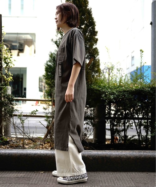 AVIREX(アヴィレックス)の「FADE WASH TAPE LOGO ONEPIECE/ フェイドウォッシュ ロゴワンピース(ワンピース・レディース・イエロー/オリーブ/オフホワイト/ブラック・FREE)」の21枚目の写真
