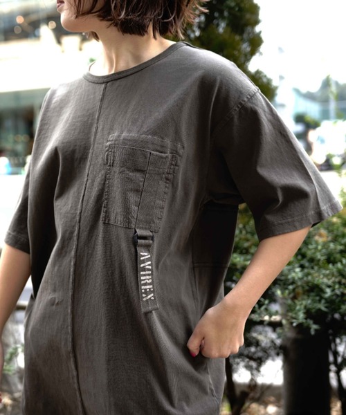 AVIREX(アヴィレックス)の「FADE WASH TAPE LOGO ONEPIECE/ フェイドウォッシュ ロゴワンピース(ワンピース・レディース・イエロー/オリーブ/オフホワイト/ブラック・FREE)」の22枚目の写真