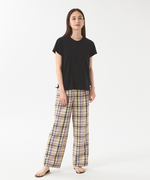 qualite（カリテ）の「コットンコンパクトカットソー（Tシャツ/カットソー・レディース・ブラック/オフホワイト/グリーン/サーモンピンク・フリー）」の9枚目の写真