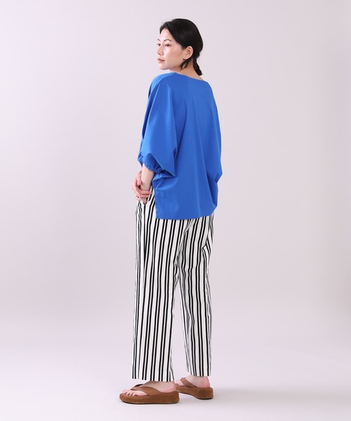 INED（イネド）の「ドルマンスリーブギャザーカットソー《接触冷感》（Tシャツ/カットソー・レディース・ライトグレー/ネイビー/オフホワイト/ブルー・9号）」の11枚目の写真