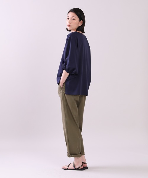INED（イネド）の「ドルマンスリーブギャザーカットソー《接触冷感》（Tシャツ/カットソー・レディース・ライトグレー/ネイビー/オフホワイト/ブルー・9号）」の17枚目の写真