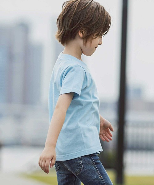 1piu1uguale3 RELAX(ウノピュウノウグァーレトレリラックス)の「1PIU1UGUALE3 RELAX(1PIU1UGUALE3 RELAX) キッズバックロゴプリントT(Tシャツ/カットソー・キッズ・ホワイト/ブラック/チャコールグレー/ネイビー/ライトブルー/グリーン/ロイヤルブルー/パープル/ライトピンク・150/140/130/110/120)」の20枚目の写真