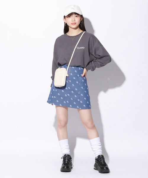 repipi armario(レピピ アルマリオ)の「バックロゴBIGロンT(Tシャツ/カットソー・キッズ・ホワイト/サックスブルー/グリーン/スミクロ・MEDIUM/LARGE)」の19枚目の写真