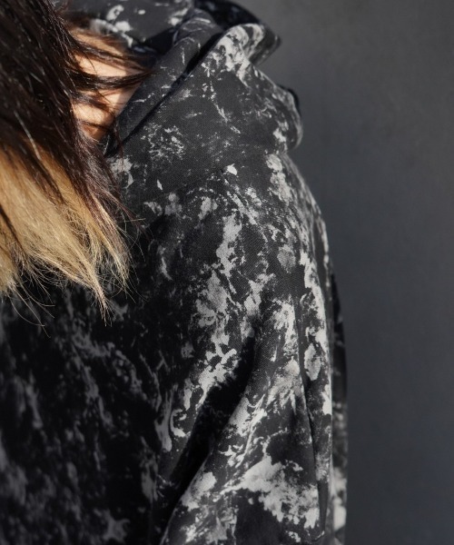 KMRii（ケムリ）の「KMRii/ケムリ/Flake Dischaged Pullover（パーカー・メンズ・ブラック・1/2）」の6枚目の写真