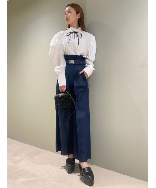 SNIDEL（スナイデル）の「フリルスタンドカラーブラウス（シャツ/ブラウス・レディース・ホワイト/ライトベージュ/ダークブラウン・FREE）」の18枚目の写真