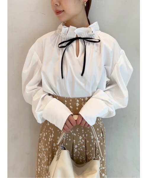 SNIDEL（スナイデル）の「フリルスタンドカラーブラウス（シャツ/ブラウス・レディース・ホワイト/ライトベージュ/ダークブラウン・FREE）」の20枚目の写真