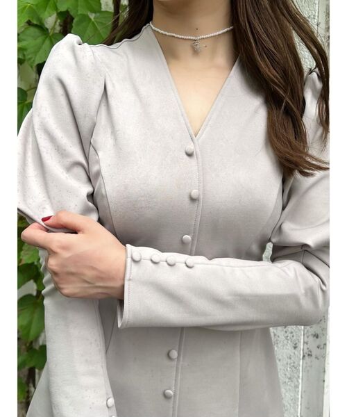 EATME(イートミー)の「ジュリエットスリーブワンピース(ワンピース・レディース・ブラック/ベージュ・SMALL/MEDIUM)」の6枚目の写真