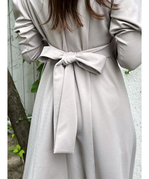 EATME(イートミー)の「ジュリエットスリーブワンピース(ワンピース・レディース・ブラック/ベージュ・SMALL/MEDIUM)」の16枚目の写真