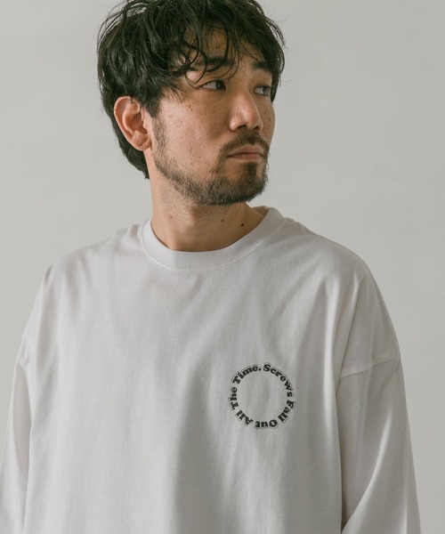 URBAN RESEARCH DOORS（アーバンリサーチドアーズ）の「サークルラバープリントロングスリーブTシャツ（Tシャツ/カットソー・メンズ・ホワイト/ブラック・MEDIUM/LARGE）」の14枚目の写真