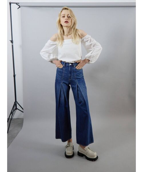 EVRIS（エヴリス）の「タックボリュームフレアパンツ（デニムパンツ・レディース・インディゴブルー/ブルー・SMALL/MEDIUM）」の12枚目の写真