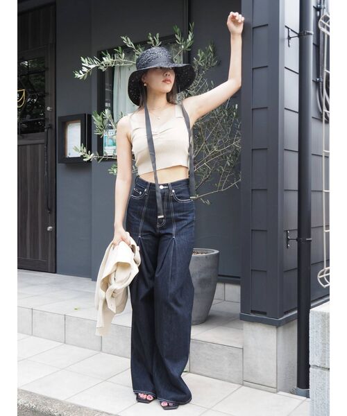 EVRIS（エヴリス）の「タックボリュームフレアパンツ（デニムパンツ・レディース・インディゴブルー/ブルー・SMALL/MEDIUM）」の16枚目の写真