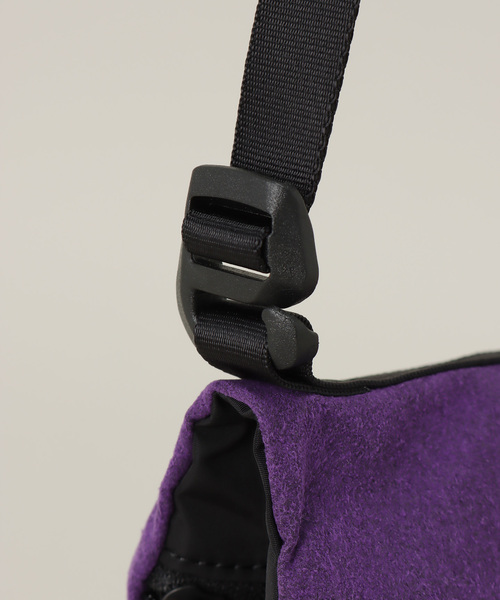 NOMA t.d.(ノーマティーディー)の「【NOMA T.D. / ノ-マ・ティー・ディー】FRINGE DOUBLE POUCH(ショルダーバッグ・メンズ・ブラック/パープル・FREE)」の4枚目の写真
