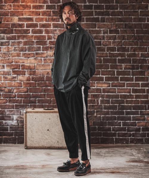 FACTOTUM（ファクトタム）の「mlt3976- Loose Neck Long-sleeve T-Shirt カットソー（Tシャツ/カットソー・メンズ・ホワイト/チャコール/ブラック・44/48/46）」の15枚目の写真