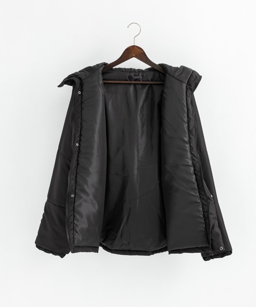 Rocky Monroe(ロッキーモンロー)の「オーバーサイズ 配色切り替え中綿ジャケット ビッグシルエット(ブルゾン・メンズ・ベージュ/ネイビー/ブラック/レッド・M/L/XL)」の7枚目の写真