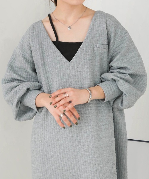 Bab(バブ)の「【低身長向けサイズあり】ステッチ深Vネックワンピース(ワンピース・レディース・アイボリー/ライトグレー・S/M)」の16枚目の写真