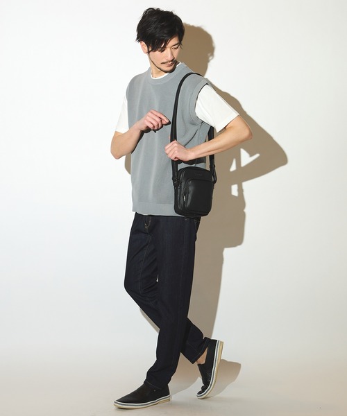 UNION STATION（ユニオンステーション）の「シンセティックレザー型押しミニショルダーバッグ（ショルダーバッグ・メンズ・ブラック系その他/ブラック・FREE）」の4枚目の写真