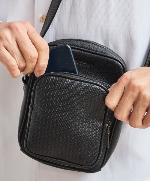 UNION STATION（ユニオンステーション）の「シンセティックレザー型押しミニショルダーバッグ（ショルダーバッグ・メンズ・ブラック系その他/ブラック・FREE）」の8枚目の写真