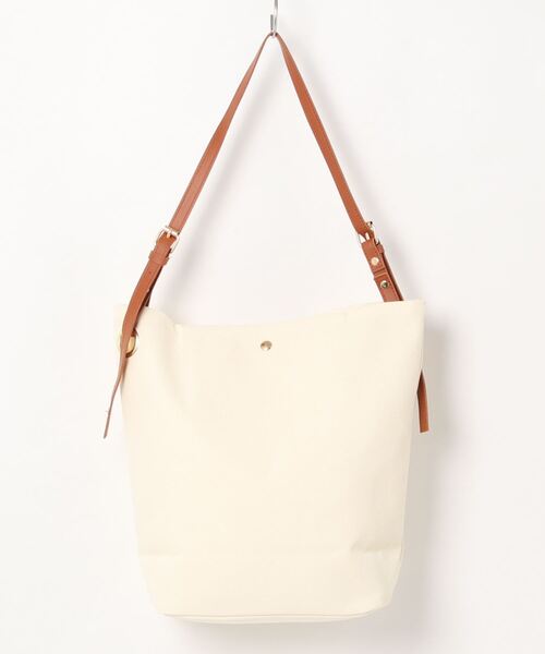 florist（フローリスト）の「【2WAY/A4収納可】【ポーチ付き】配色レザーキャンバスカジュアルトートバッグ/ショルダーバッグ（トートバッグ・レディース・ホワイト×ブラック/ホワイト×ブラウン・FREE）」の13枚目の写真