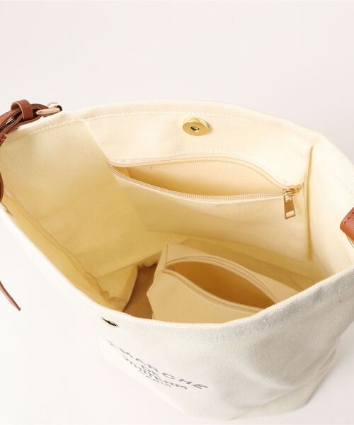 florist（フローリスト）の「【2WAY/A4収納可】【ポーチ付き】配色レザーキャンバスカジュアルトートバッグ/ショルダーバッグ（トートバッグ・レディース・ホワイト×ブラック/ホワイト×ブラウン・FREE）」の15枚目の写真