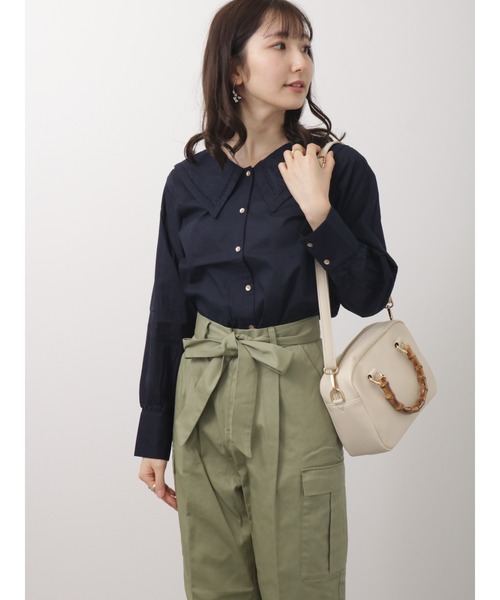Te chichi TERRASSE(テチチテラス)の「刺繍カラーブラウス(シャツ/ブラウス・レディース・ネイビー/グレー/オフホワイト・フリ-)」の8枚目の写真