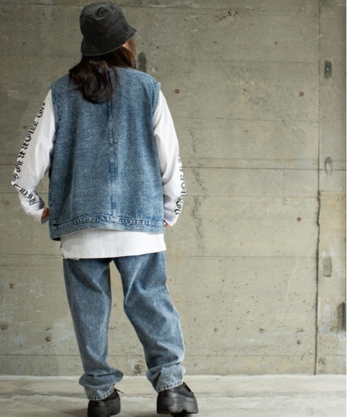 Salong hameu（サロン ハミュー）の「ビッグシルエット ケミカルウォッシュデニムベスト メンズ レディース（ベスト・メンズ・ブルー系その他/ブラック系その他・M/L）」の19枚目の写真