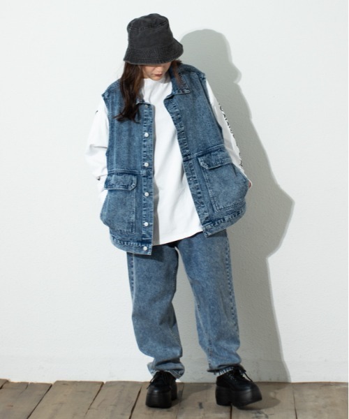 Salong hameu（サロン ハミュー）の「ビッグシルエット ケミカルウォッシュデニムベスト メンズ レディース（ベスト・メンズ・ブルー系その他/ブラック系その他・M/L）」の17枚目の写真
