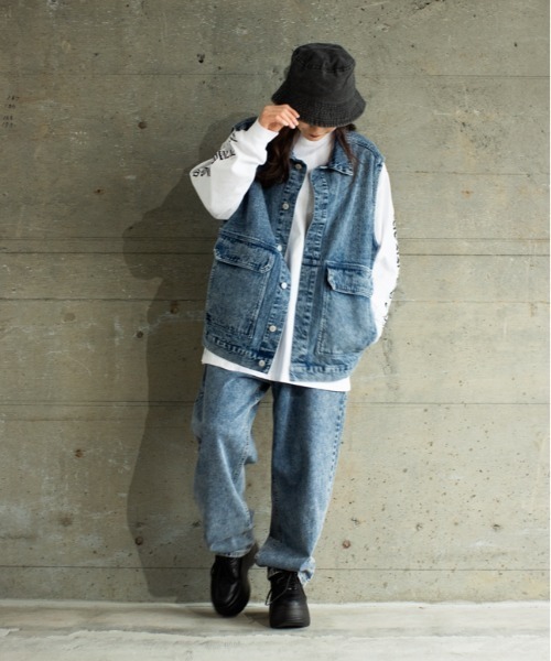 Salong hameu（サロン ハミュー）の「ビッグシルエット ケミカルウォッシュデニムベスト メンズ レディース（ベスト・メンズ・ブルー系その他/ブラック系その他・M/L）」の10枚目の写真