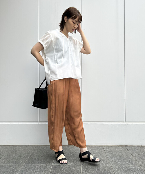 COMME CA ISM(コムサイズム)の「オーバーブラウス(シャツ/ブラウス・レディース・カーキ/アイボリー・MEDIUM/LARGE)」の20枚目の写真