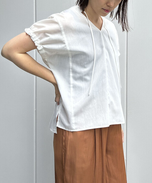 COMME CA ISM(コムサイズム)の「オーバーブラウス(シャツ/ブラウス・レディース・カーキ/アイボリー・MEDIUM/LARGE)」の21枚目の写真