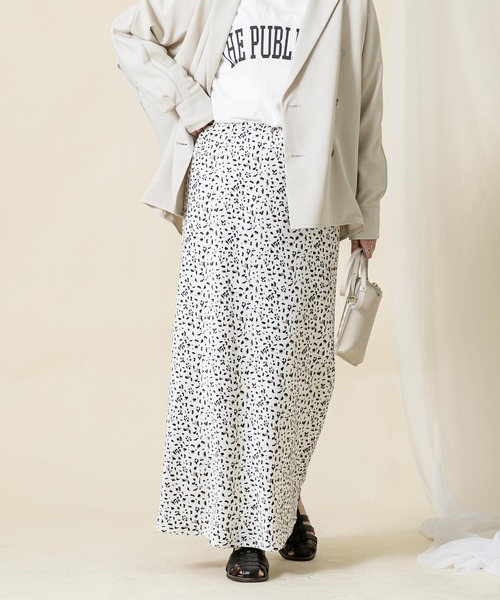 Gready Brilliant（グレディブリリアン）の「レオバイアスフレア（スカート・レディース・ブラック系/ホワイト系・38）」の9枚目の写真