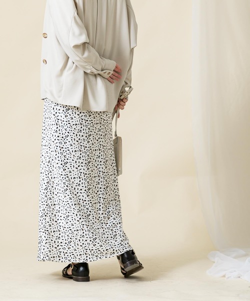 Gready Brilliant（グレディブリリアン）の「レオバイアスフレア（スカート・レディース・ブラック系/ホワイト系・38）」の12枚目の写真