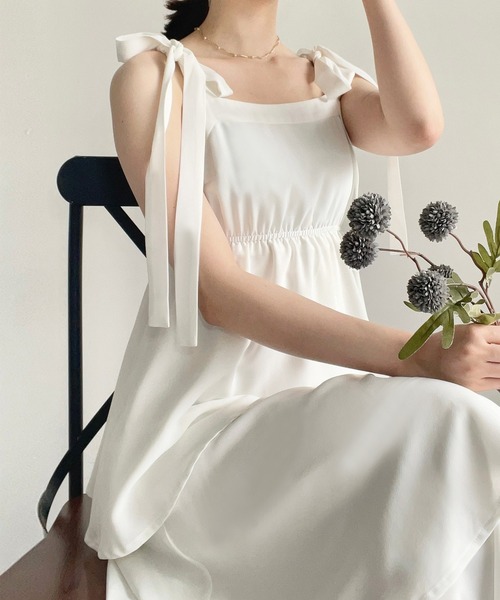 JUNOAH（ジュノア）の「リボンキャミソールワンピース（ワンピース・レディース・イエロー/ホワイト/ブラック/ブラウン/ピンクベージュ・MEDIUM/LARGE/X-LARGE/SMALL）」の16枚目の写真