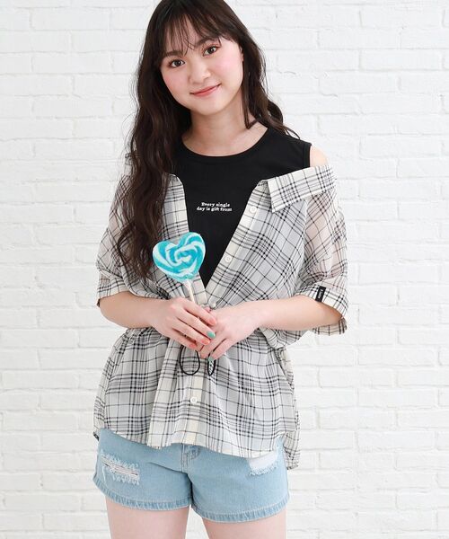 PINK-latte(ピンクラテ)の「◆【130cmサイズあり】シアーシャツドッキング半袖トップス(Tシャツ/カットソー・キッズ・アイボリー系1/ライトイエロー系2/サックスブルー系1・13/15 /16/14)」の2枚目の写真