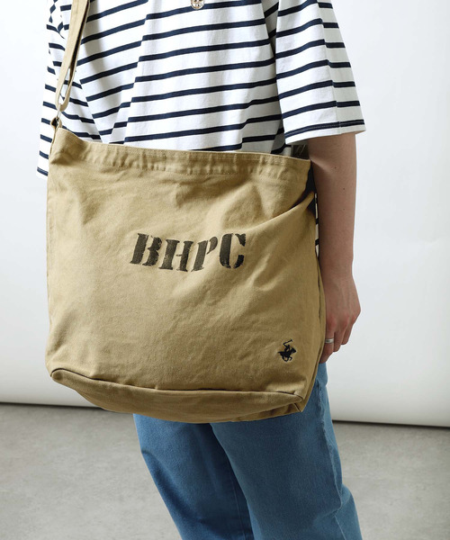 BEVERLY HILLS POLO CLUB（ビバリーヒルズポロクラブ）の「【BEVERLY HILLS POLO CLUB】 ステンシルロゴキャンバス ニュースペーパーバッグ/ビッグショルダーバッグ（ショルダーバッグ・レディース・オリーブ/オフホワイト/ベージュ・FREE）」の9枚目の写真