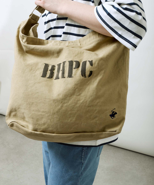 BEVERLY HILLS POLO CLUB（ビバリーヒルズポロクラブ）の「【BEVERLY HILLS POLO CLUB】 ステンシルロゴキャンバス ニュースペーパーバッグ/ビッグショルダーバッグ（ショルダーバッグ・レディース・オリーブ/オフホワイト/ベージュ・FREE）」の12枚目の写真